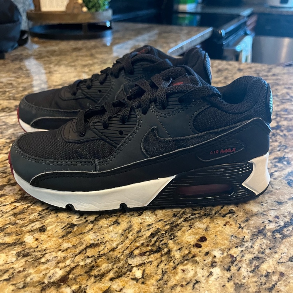 NIKE AIR MAX 90 CASUAL SHOES Kids 2y